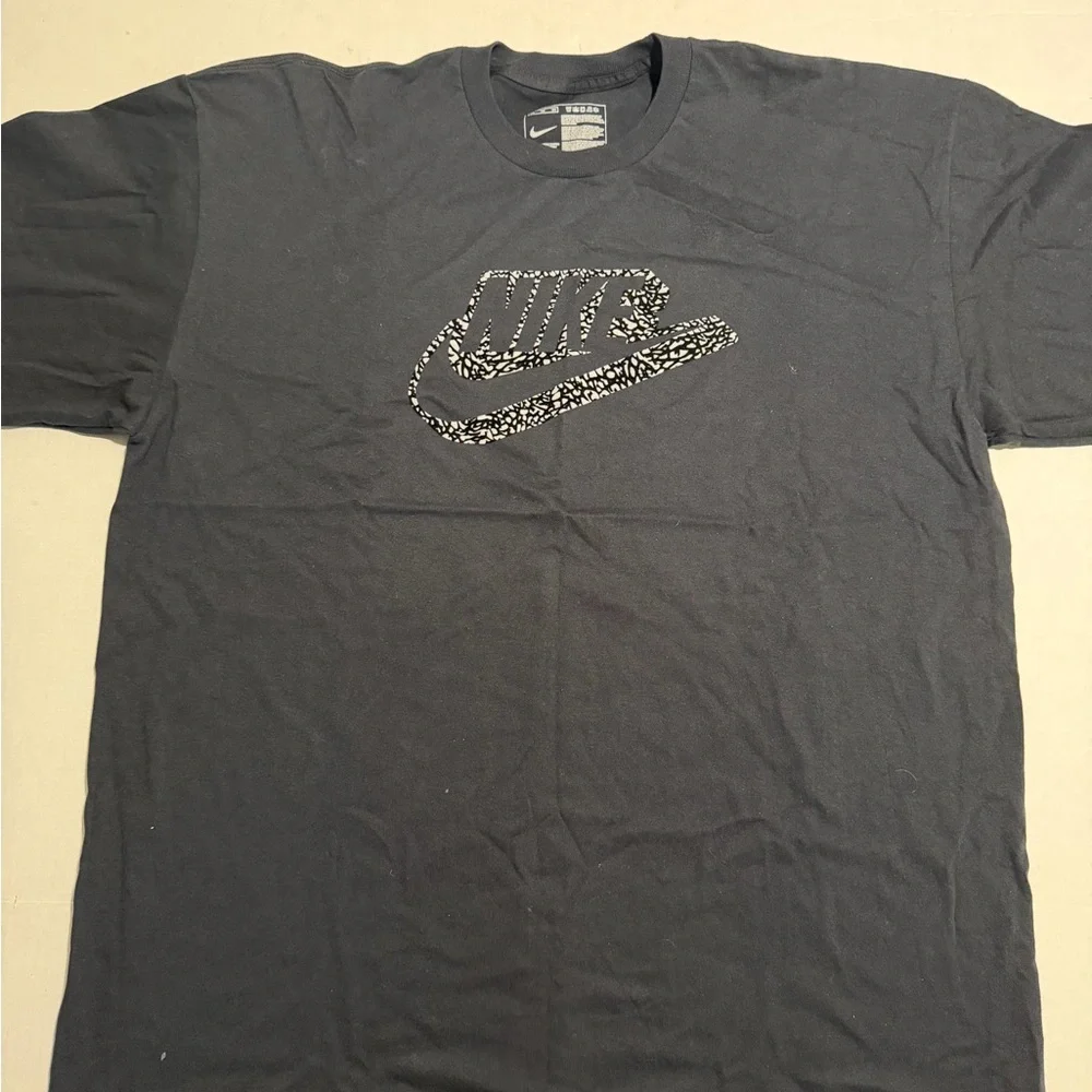 Nike black pullover tee, Marbled Logo, Men's‎ 2X T-shirt #386